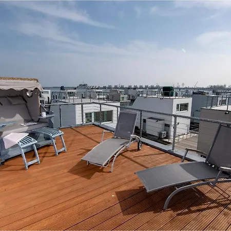 Schwimmendes Haus Biscaya Hébergement de vacances *